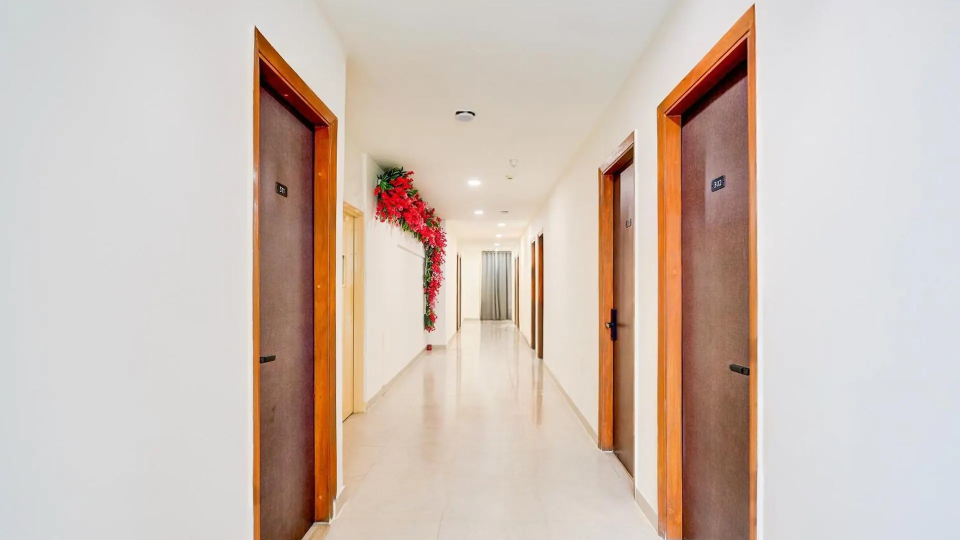 Super Townhouse Hotel Silver Saffron Delhi  Delhi (National Capital Territory of India)