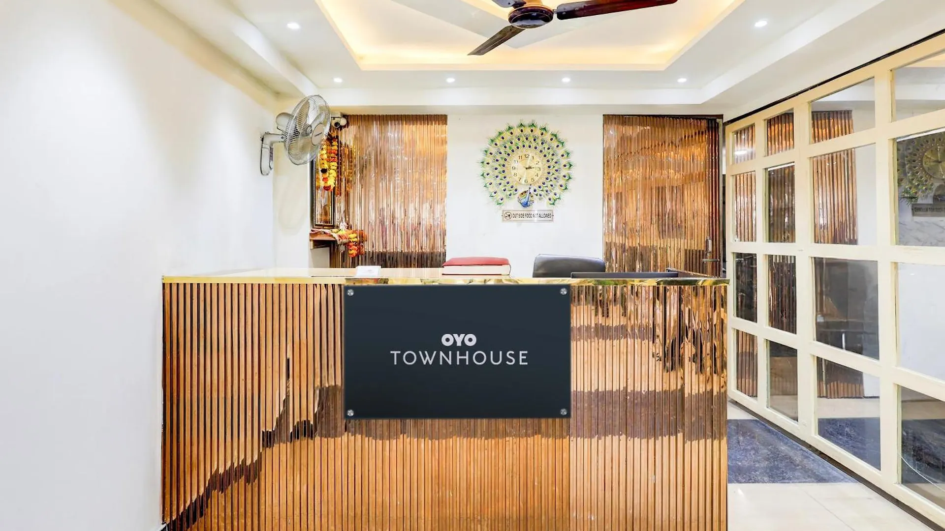 Super Townhouse Hotel Silver Saffron Delhi  3*, Delhi (National Capital Territory of India)